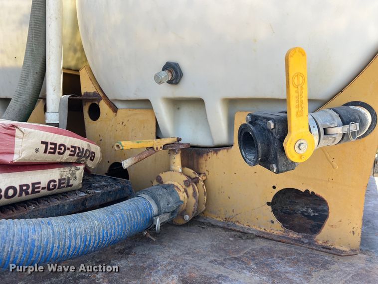 image for item DS2934 1989 Freightliner FLC flatbed truck with Vermeer fluid mixer