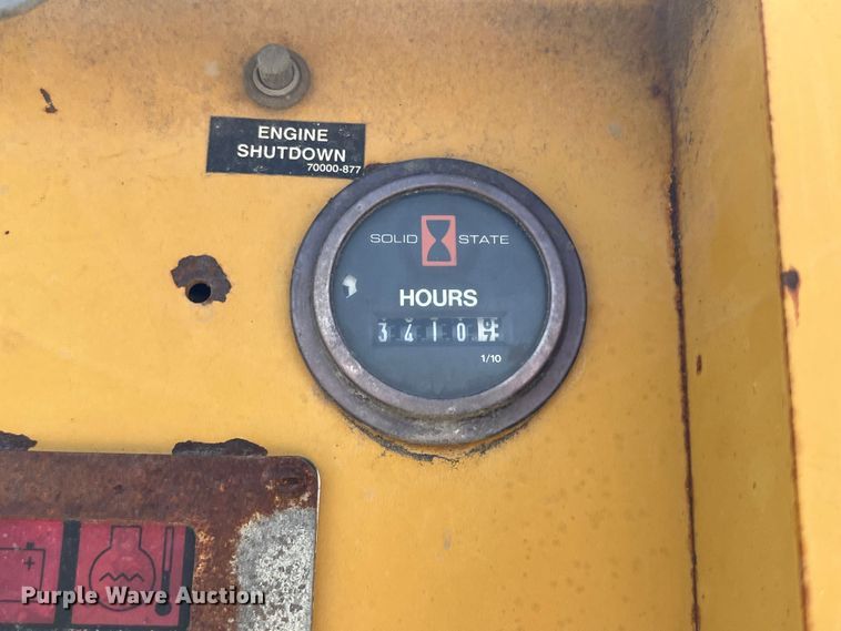 image for item DS2934 1989 Freightliner FLC flatbed truck with Vermeer fluid mixer