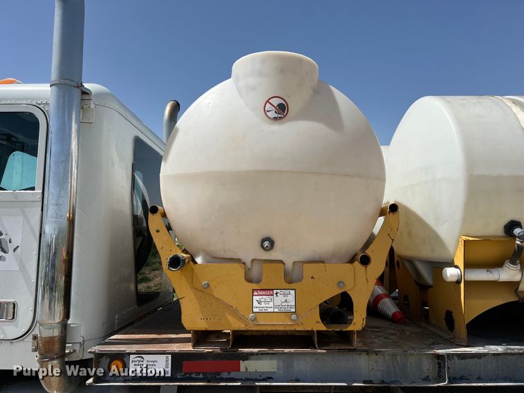 image for item DS2934 1989 Freightliner FLC flatbed truck with Vermeer fluid mixer