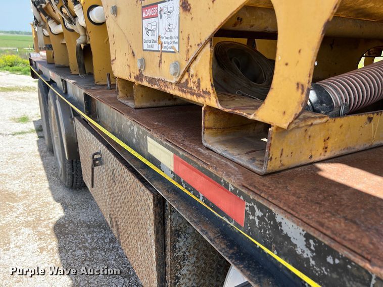 image for item DS2934 1989 Freightliner FLC flatbed truck with Vermeer fluid mixer