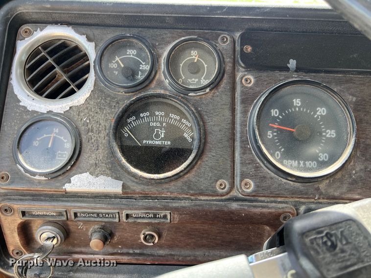 image for item DS2934 1989 Freightliner FLC flatbed truck with Vermeer fluid mixer