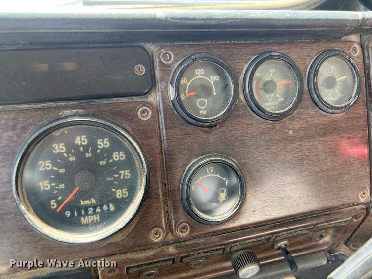 image for item DS2934 1989 Freightliner FLC flatbed truck with Vermeer fluid mixer