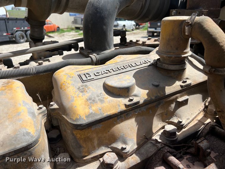 image for item DS2934 1989 Freightliner FLC flatbed truck with Vermeer fluid mixer