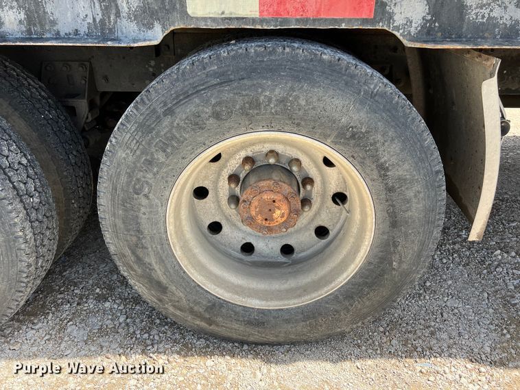 image for item DS2934 1989 Freightliner FLC flatbed truck with Vermeer fluid mixer