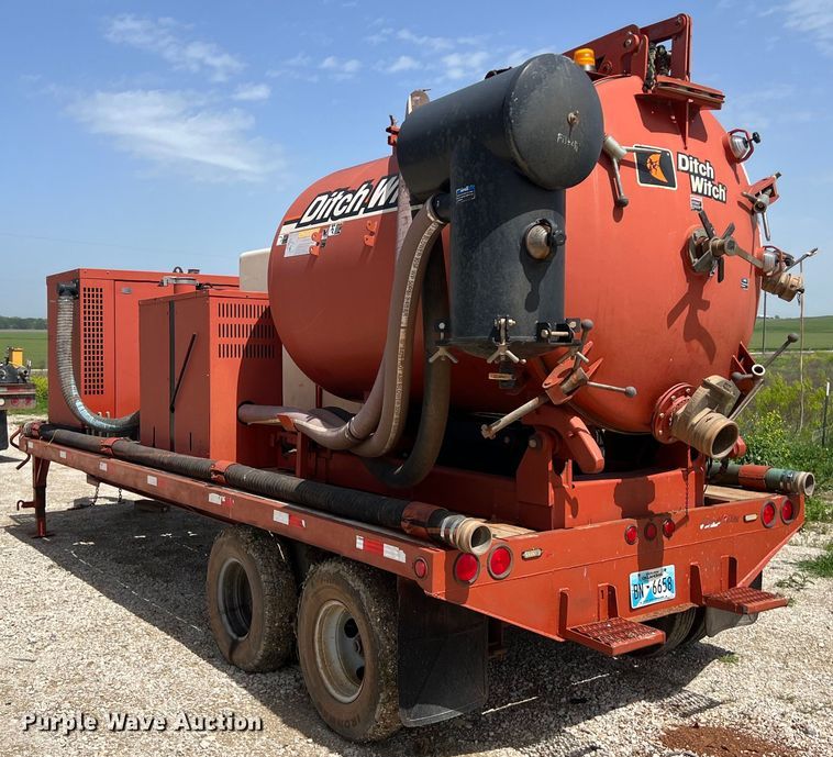 image for item DS2935 2011 Ditch Witch FX60 vacuum excavator