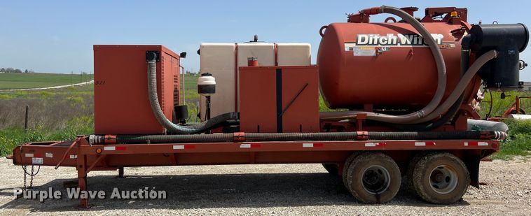 image for item DS2935 2011 Ditch Witch FX60 vacuum excavator