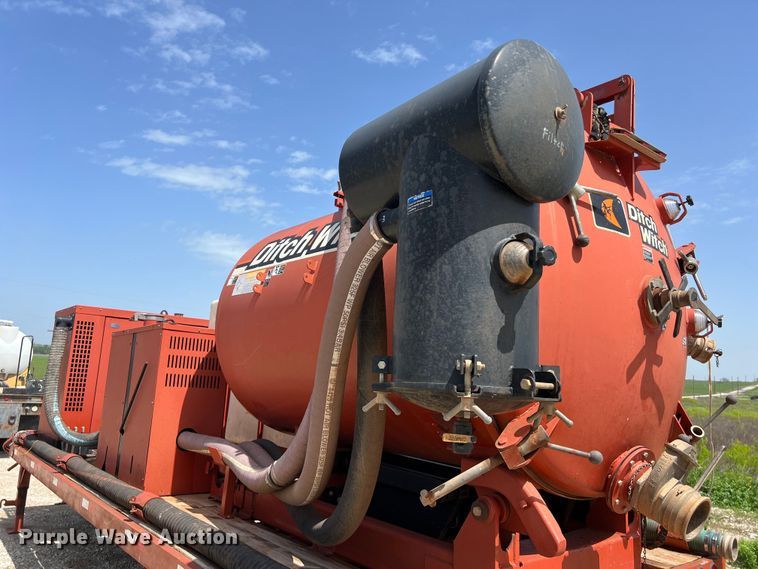 image for item DS2935 2011 Ditch Witch FX60 vacuum excavator