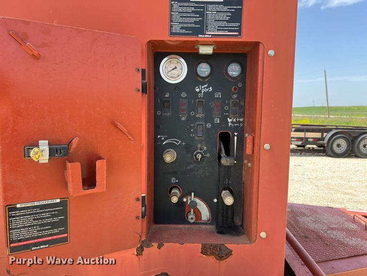 image for item DS2935 2011 Ditch Witch FX60 vacuum excavator