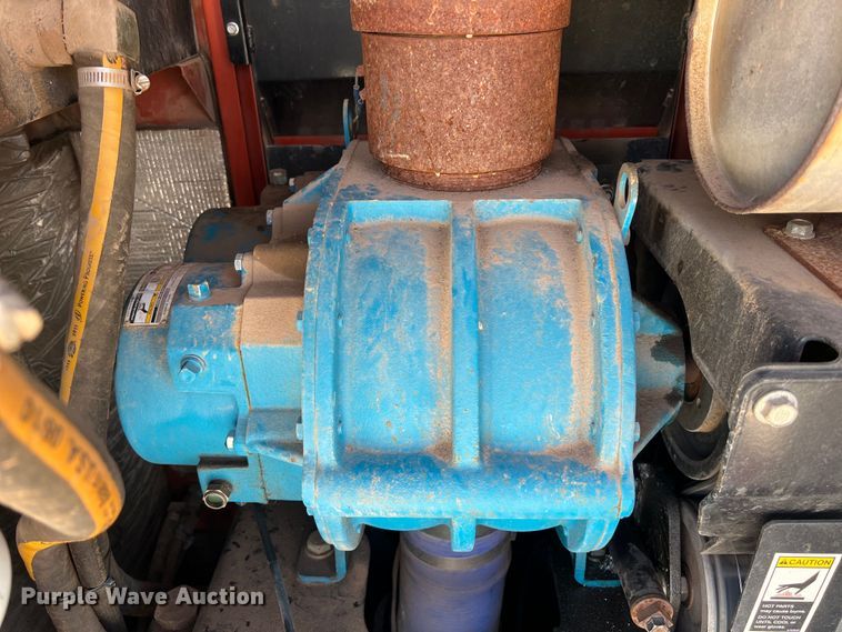 image for item DS2935 2011 Ditch Witch FX60 vacuum excavator