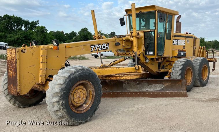 image for item DS2937 1997 John Deere 772CH motor grader