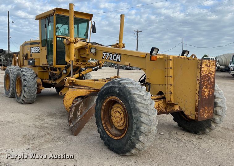 image for item DS2937 1997 John Deere 772CH motor grader