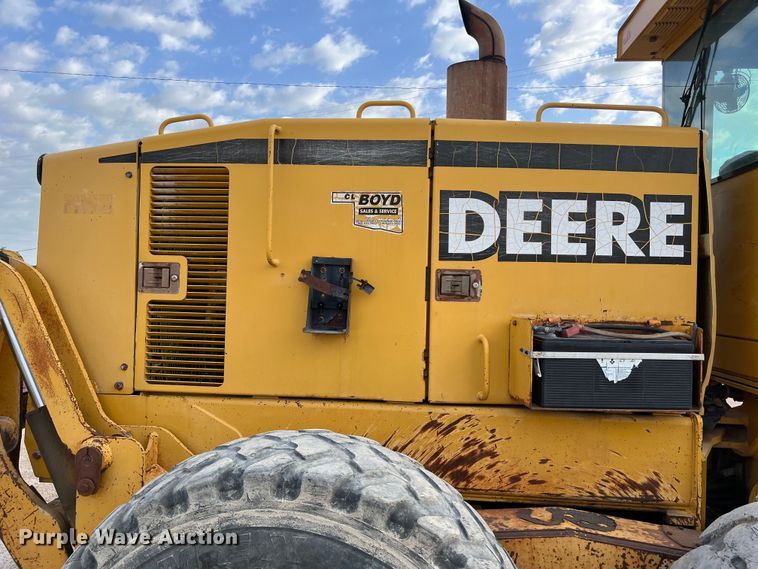 image for item DS2937 1997 John Deere 772CH motor grader