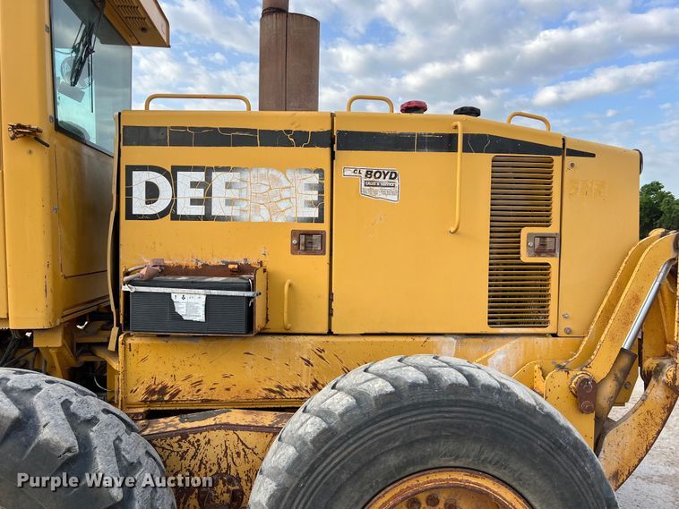 image for item DS2937 1997 John Deere 772CH motor grader