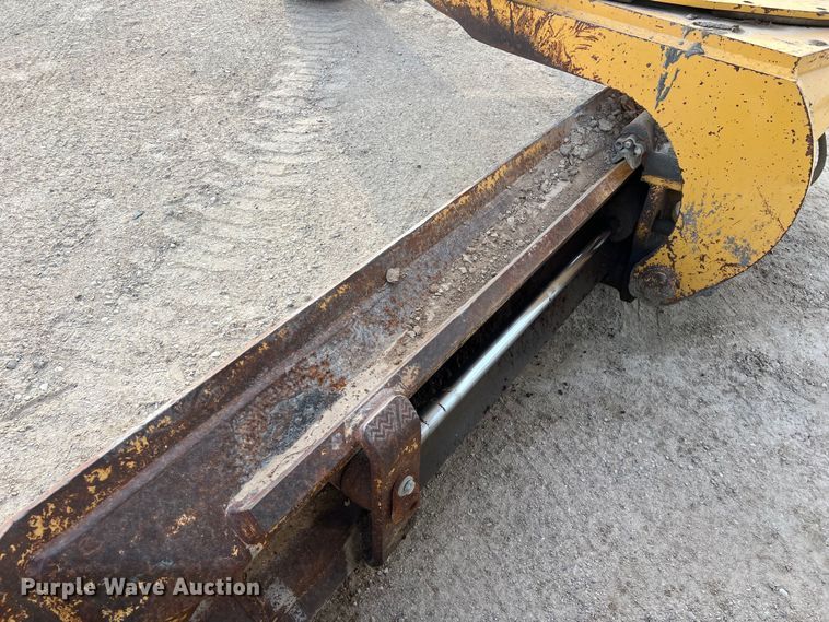 image for item DS2937 1997 John Deere 772CH motor grader