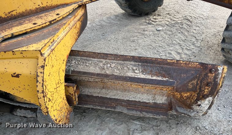 image for item DS2937 1997 John Deere 772CH motor grader