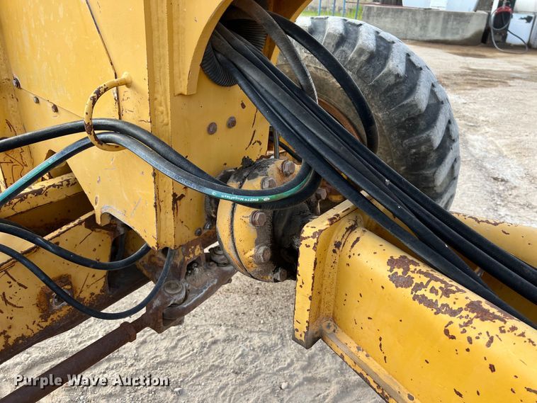 image for item DS2937 1997 John Deere 772CH motor grader