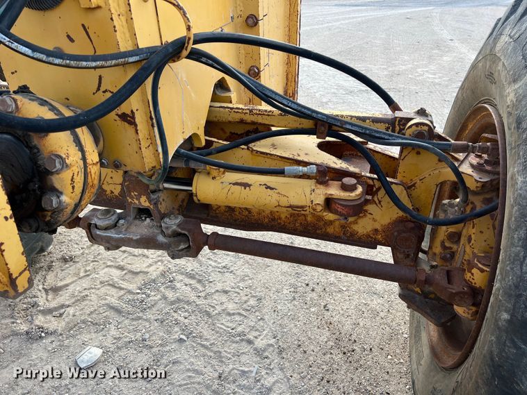 image for item DS2937 1997 John Deere 772CH motor grader