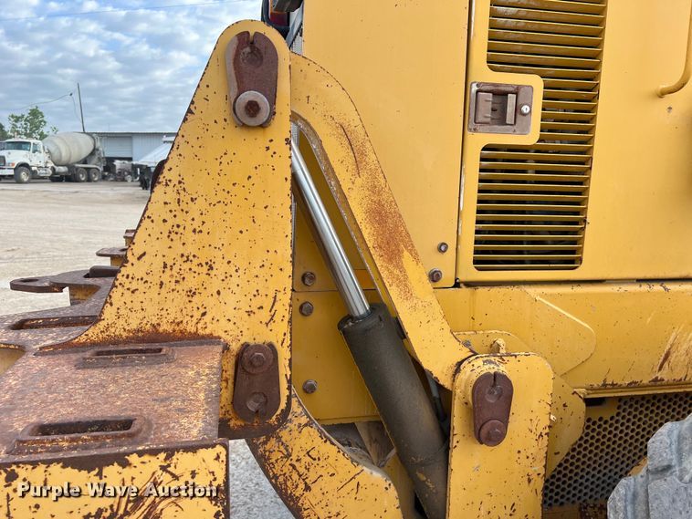 image for item DS2937 1997 John Deere 772CH motor grader