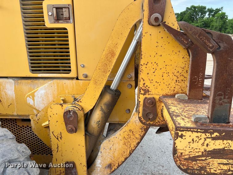 image for item DS2937 1997 John Deere 772CH motor grader