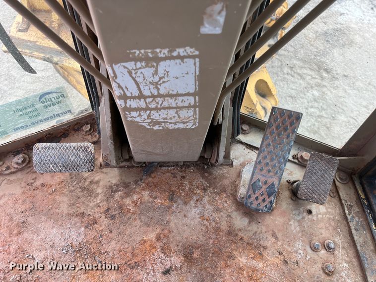 image for item DS2937 1997 John Deere 772CH motor grader