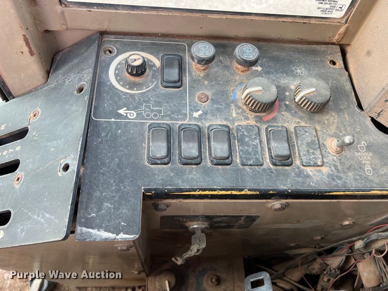 image for item DS2937 1997 John Deere 772CH motor grader