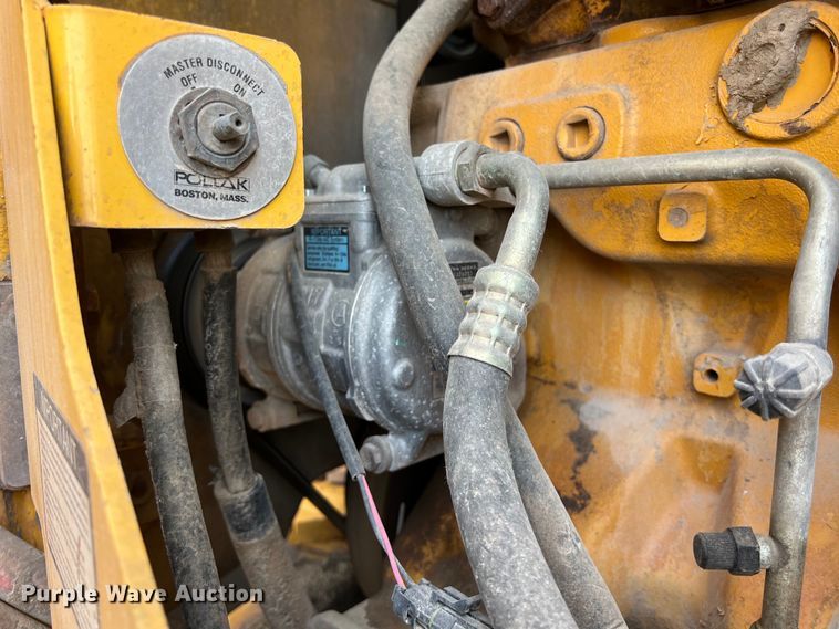 image for item DS2937 1997 John Deere 772CH motor grader