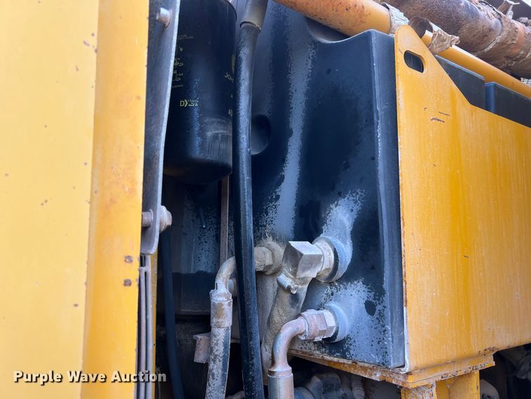 image for item DS2937 1997 John Deere 772CH motor grader