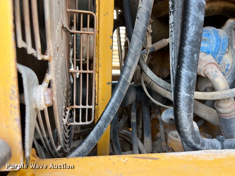 image for item DS2937 1997 John Deere 772CH motor grader