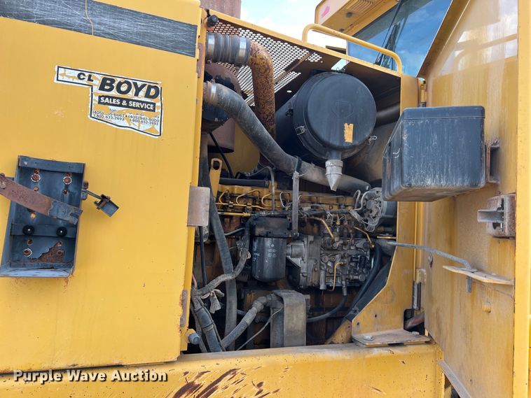 image for item DS2937 1997 John Deere 772CH motor grader