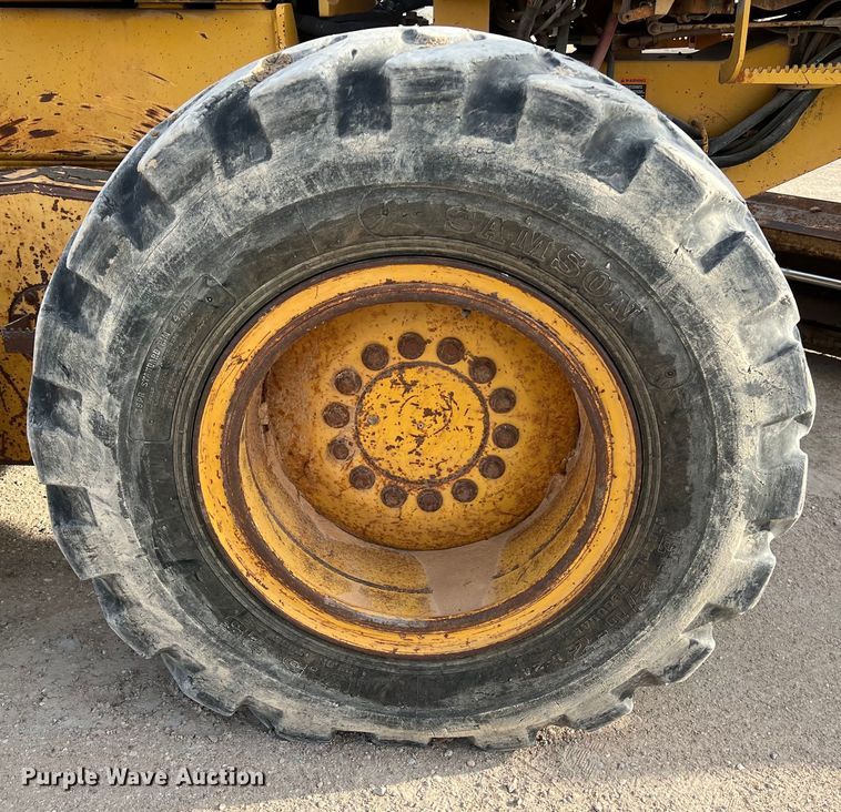 image for item DS2937 1997 John Deere 772CH motor grader