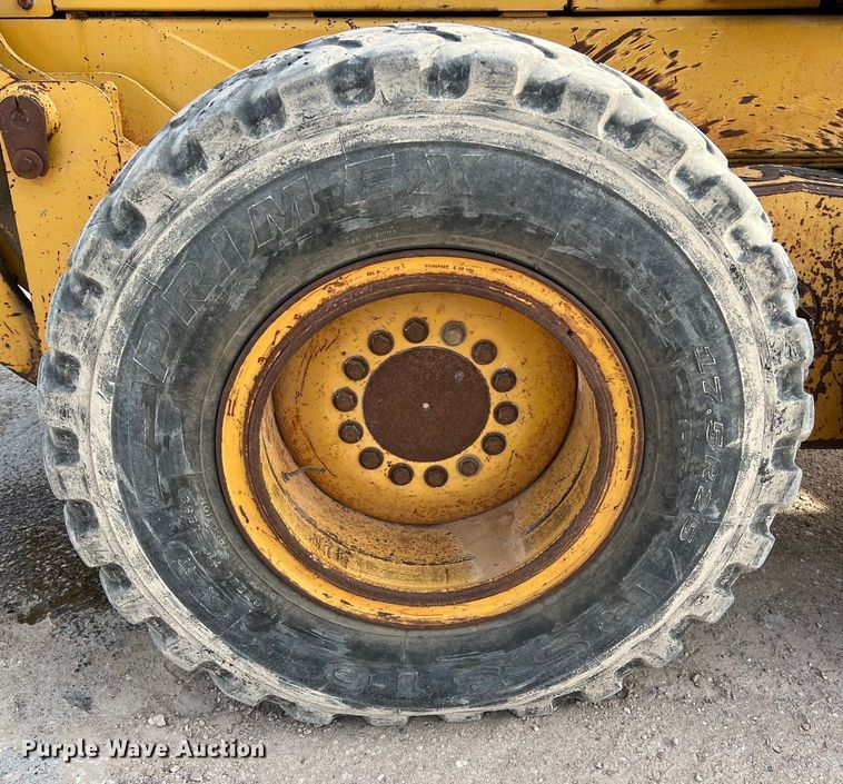 image for item DS2937 1997 John Deere 772CH motor grader