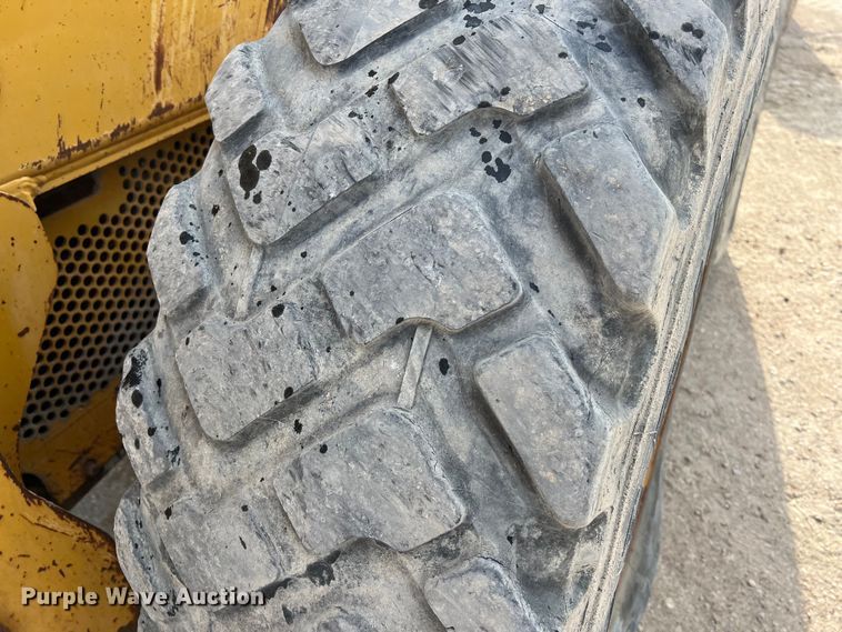 image for item DS2937 1997 John Deere 772CH motor grader