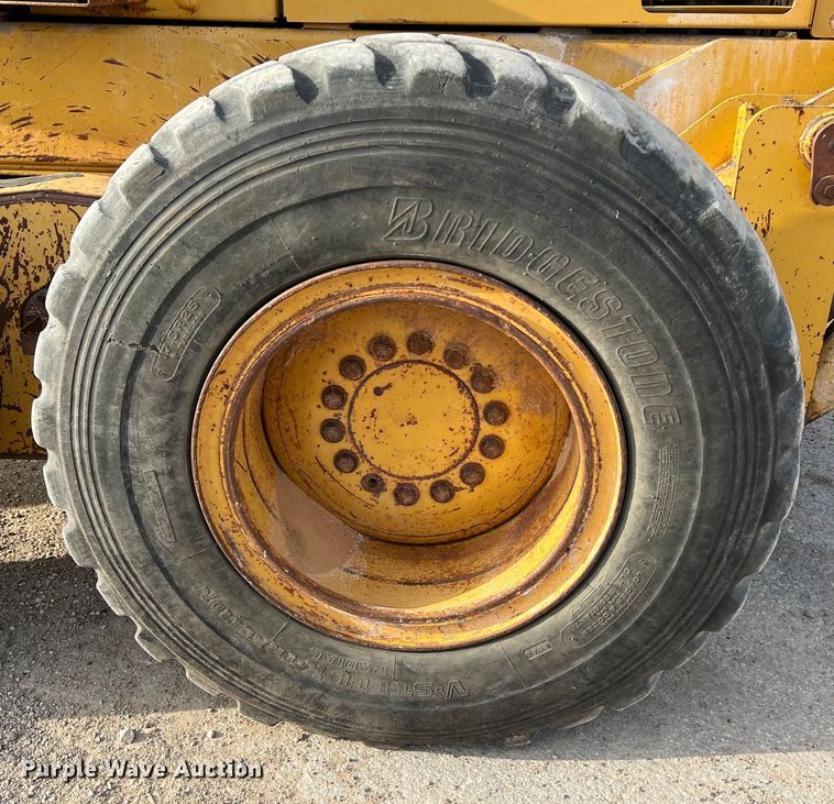 image for item DS2937 1997 John Deere 772CH motor grader