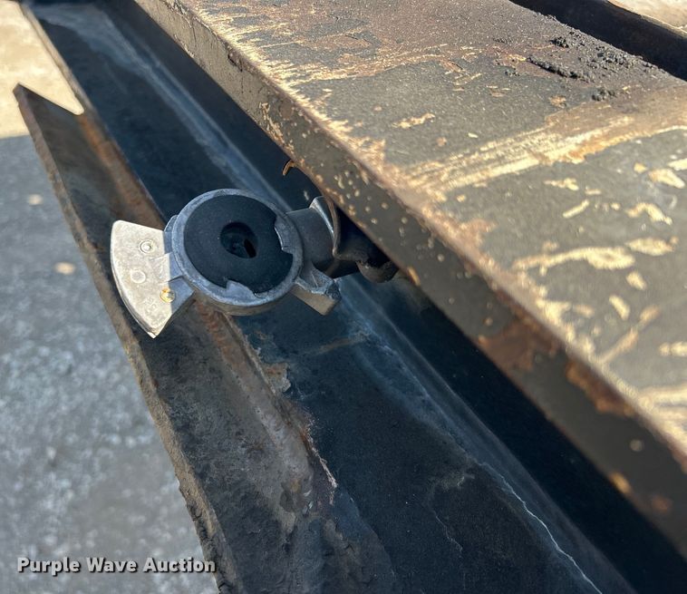 image for item EG1254 2001 Load King 403/4DFPR lowboy equipment trailer