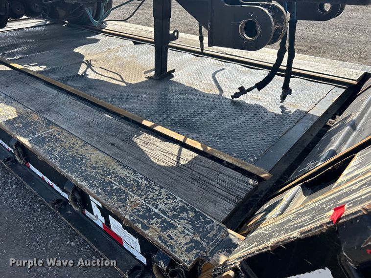 image for item EG1254 2001 Load King 403/4DFPR lowboy equipment trailer