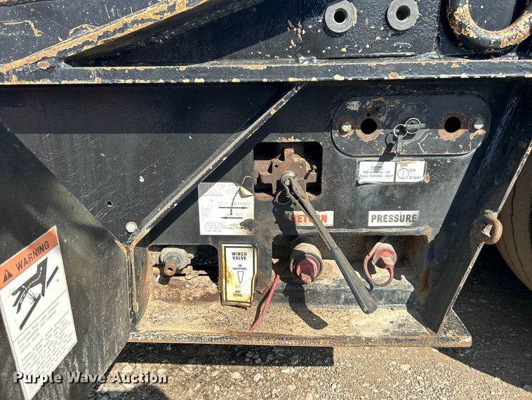 image for item EG1254 2001 Load King 403/4DFPR lowboy equipment trailer