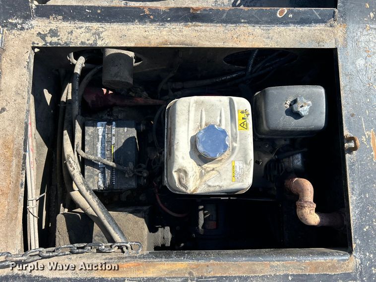 image for item EG1254 2001 Load King 403/4DFPR lowboy equipment trailer