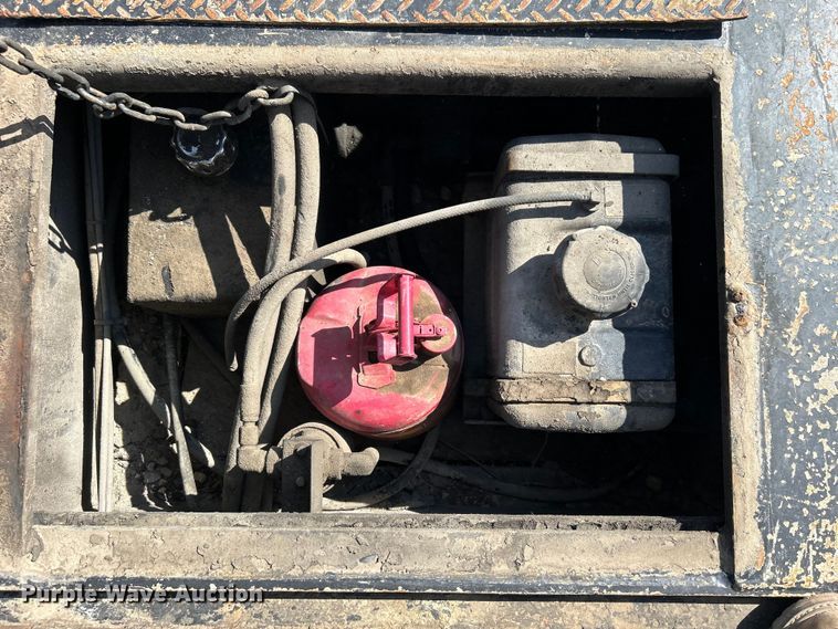 image for item EG1254 2001 Load King 403/4DFPR lowboy equipment trailer