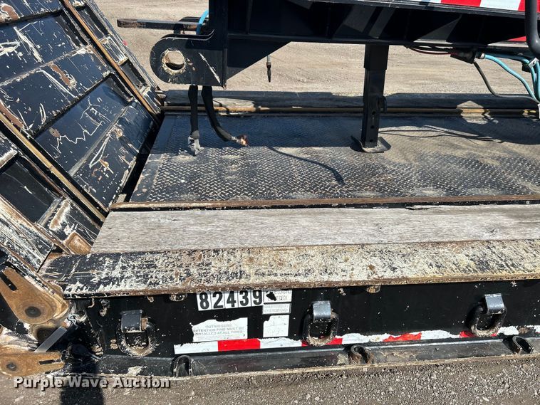 image for item EG1254 2001 Load King 403/4DFPR lowboy equipment trailer