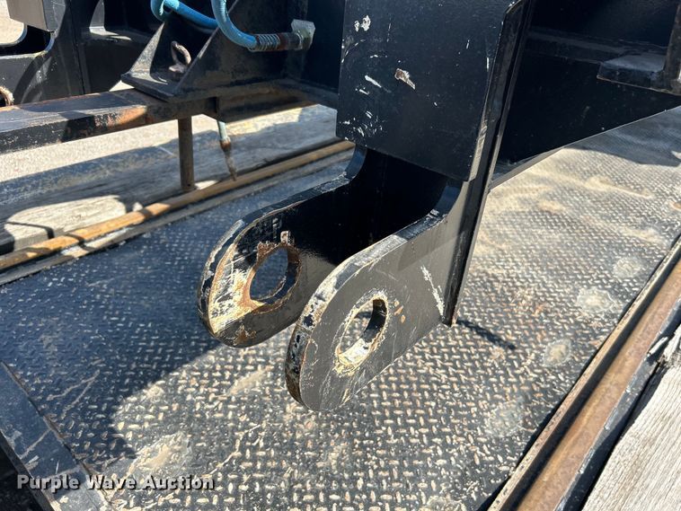 image for item EG1254 2001 Load King 403/4DFPR lowboy equipment trailer