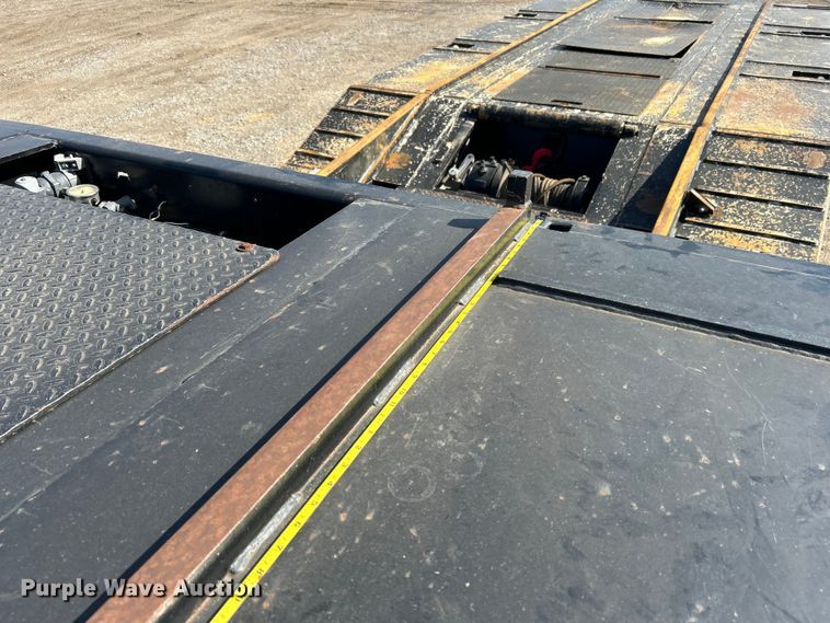 image for item EG1254 2001 Load King 403/4DFPR lowboy equipment trailer