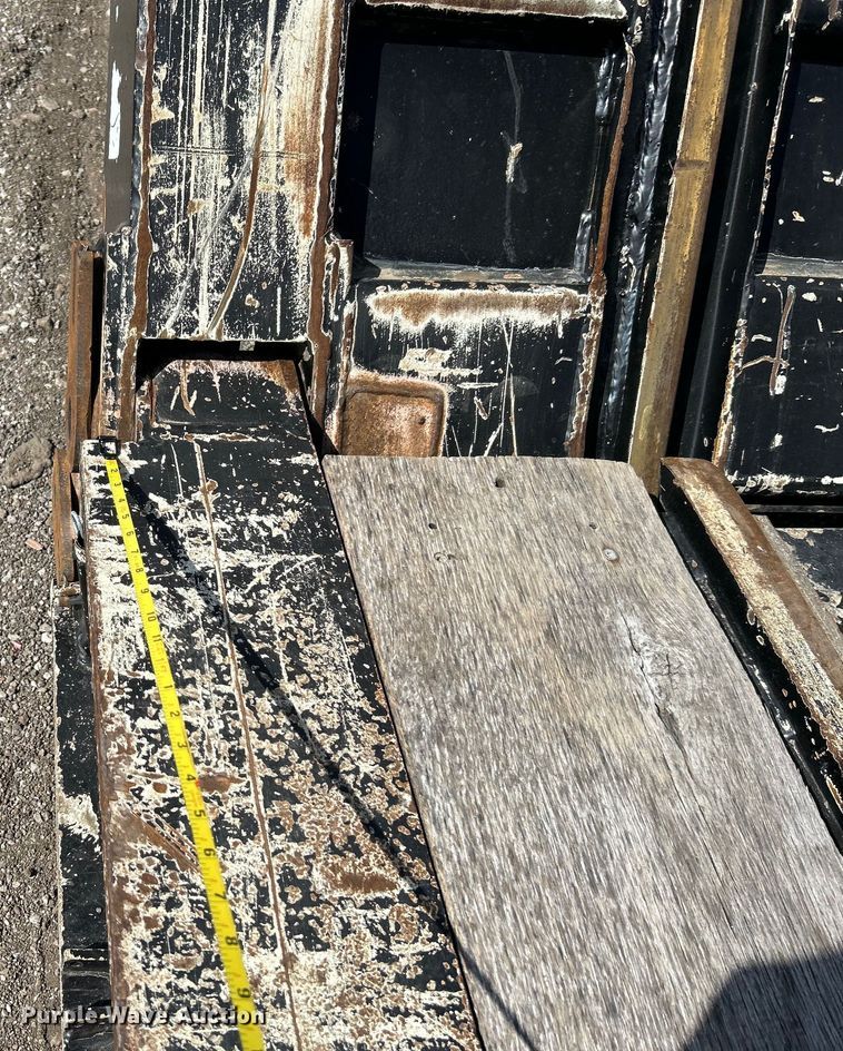 image for item EG1254 2001 Load King 403/4DFPR lowboy equipment trailer