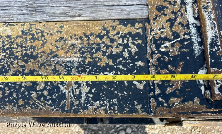 image for item EG1254 2001 Load King 403/4DFPR lowboy equipment trailer