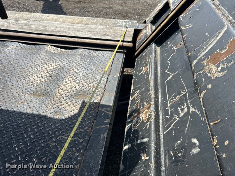 image for item EG1254 2001 Load King 403/4DFPR lowboy equipment trailer