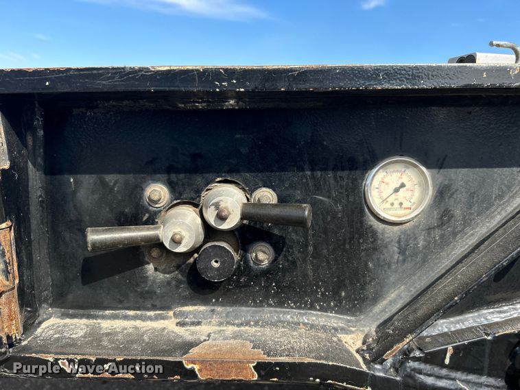 image for item EG1254 2001 Load King 403/4DFPR lowboy equipment trailer