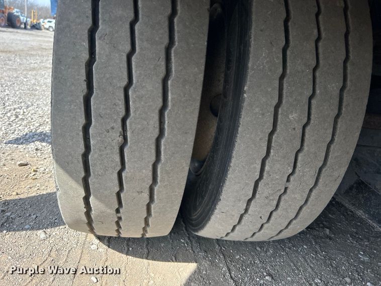 image for item EG1254 2001 Load King 403/4DFPR lowboy equipment trailer