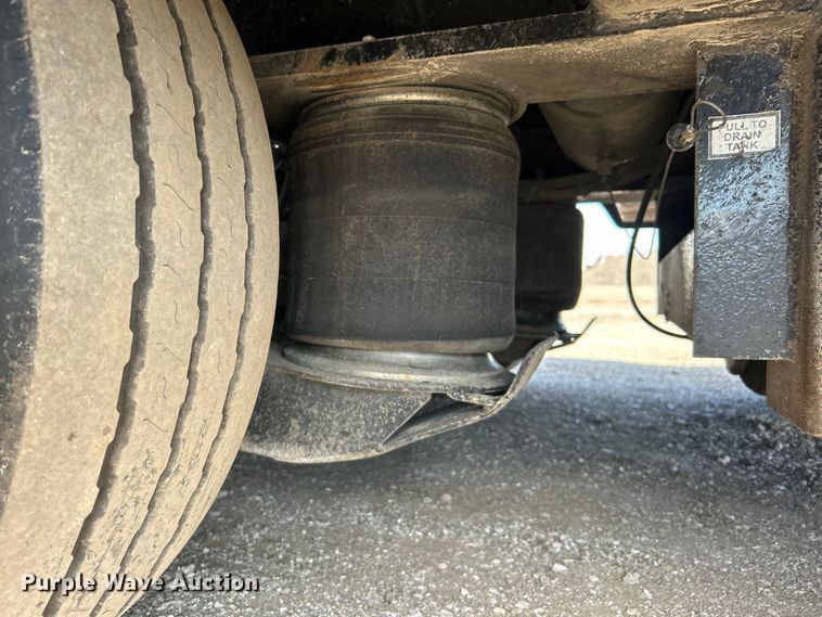 image for item EG1254 2001 Load King 403/4DFPR lowboy equipment trailer