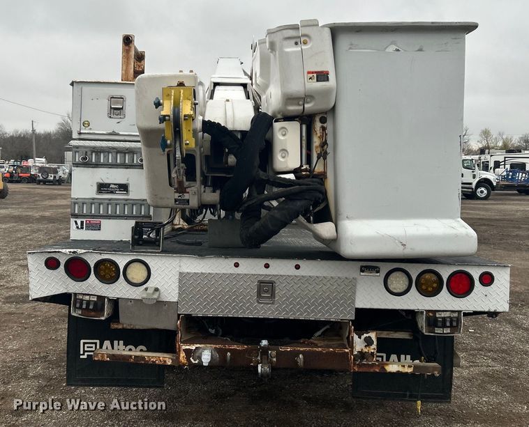 image for item EG1299 2012 Ford F550 Super Duty bucket truck