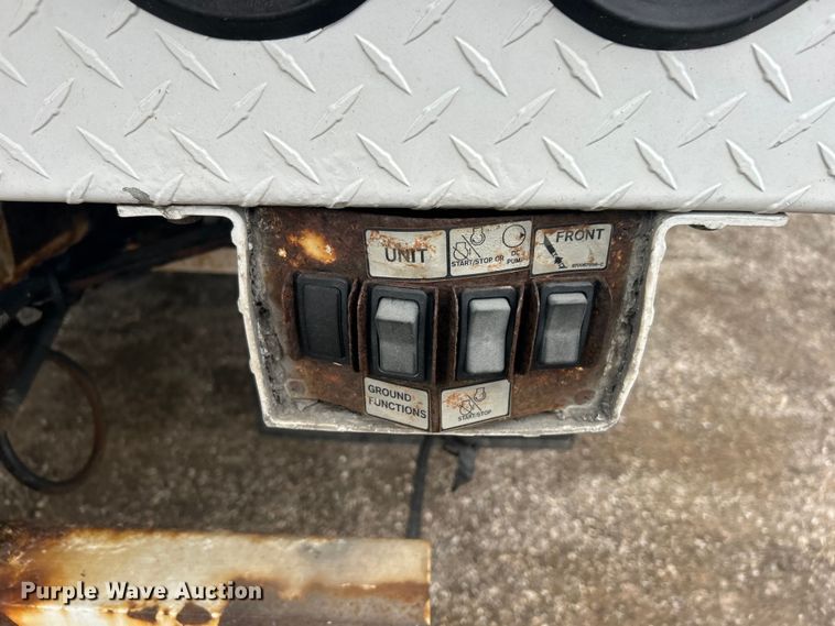 image for item EG1299 2012 Ford F550 Super Duty bucket truck