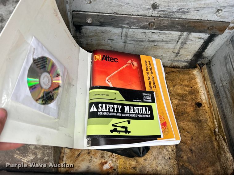 image for item EG1299 2012 Ford F550 Super Duty bucket truck